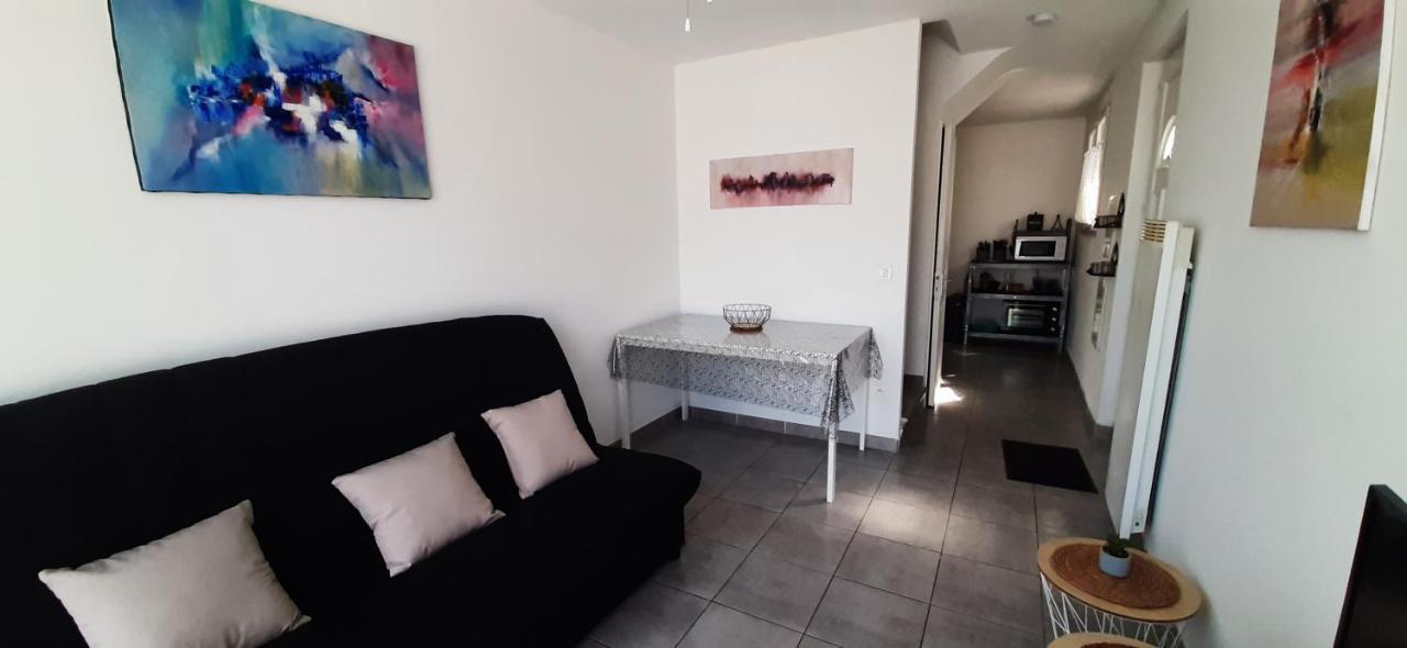 Jolie Maisonnette A Proximite De Toutes Commodites Saintes-Maries-de-la-Mer Exterior photo